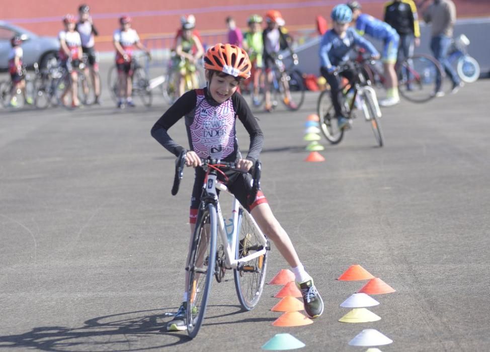 Exhibición en el velódromo de Molina de Segura