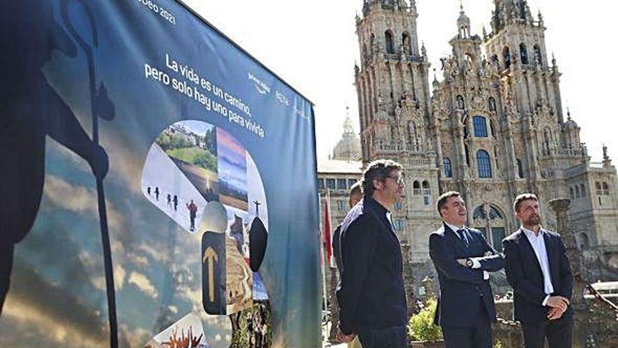 Presentación de la serie sore el Camino de Santiago, ayer, en la capital compostelana.