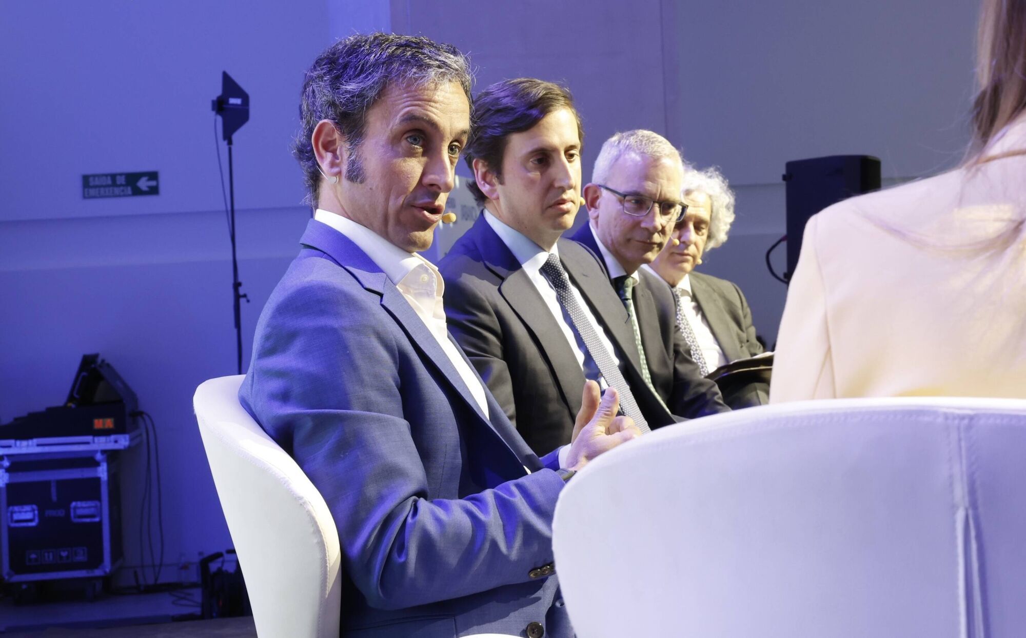 Un momento de la mesa "Tecnología que transforma el Noroeste" con Ángel Pérez, de Aqualia, Gabriel Nebreda, de Ingenostrum, Manuel Ángel Alonso, de Telefónica y el oftalmólogo Luis Fernández-Vega, moderada por Amor Domínguez, de La Nueva España.
