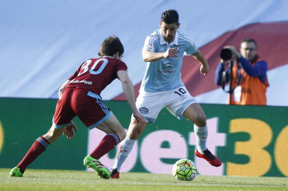 Un golazo del de Moaña le da la victoria al Celta en Balaídos en un igualado partido contra la Real Sociedad. // R. Grobas