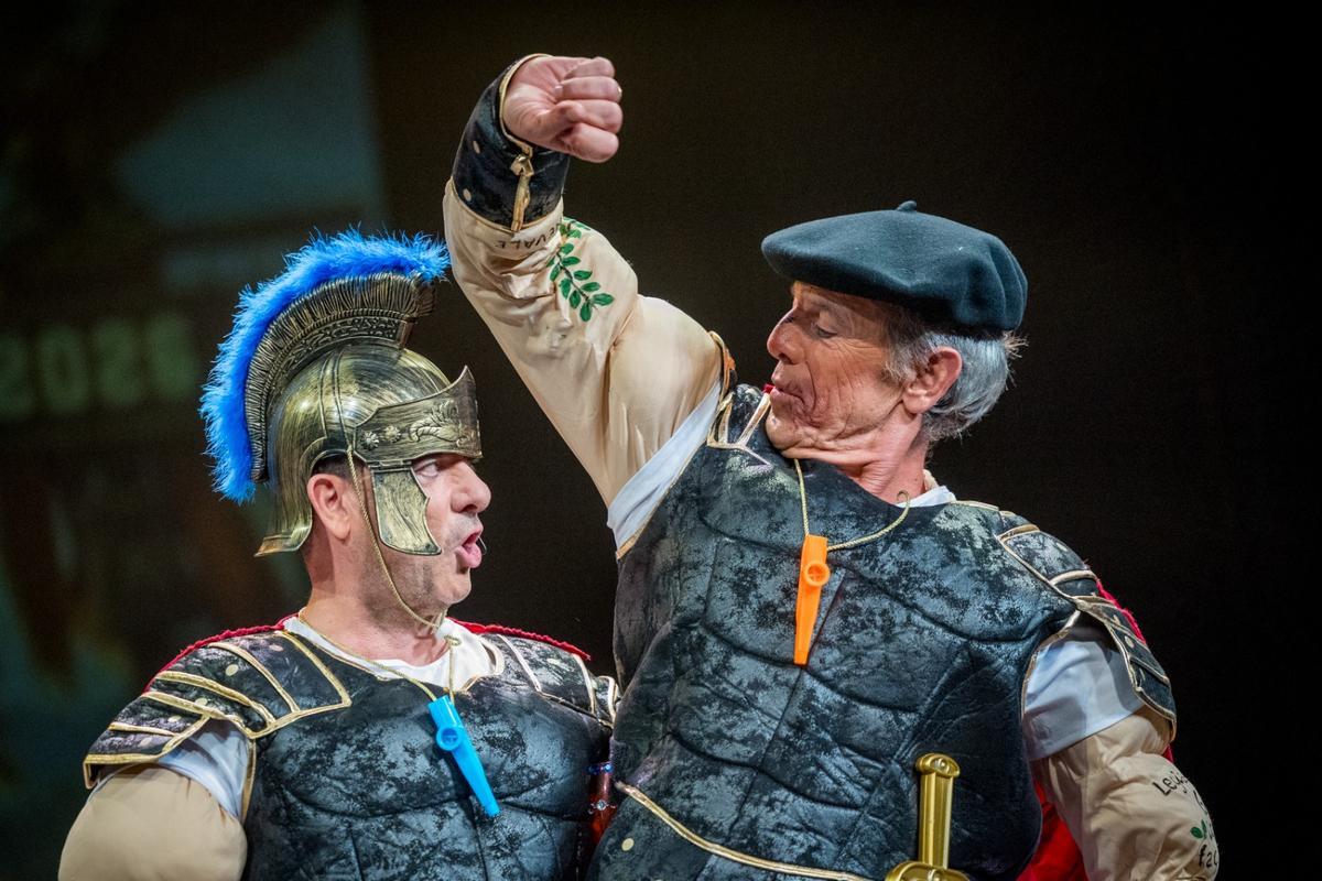 Felipe Ravina, a la derecha, se convirtió en el personaje de Los Legías en Cádiz con permiso de Fran Trillo.