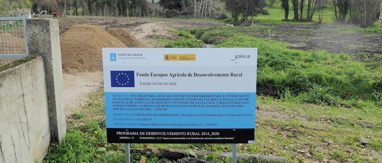 Un cartel de un proyecto financiado con fondos europeos.