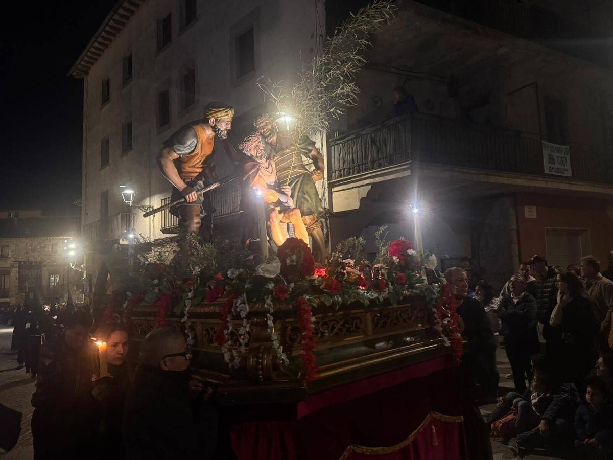 Imatges de la processó de Divendres Sant de Moià