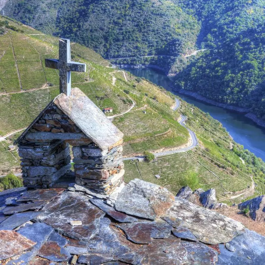 El pueblo fantasma de Lugo que esconde una joya románica y en dos años ganó 5 vecinos