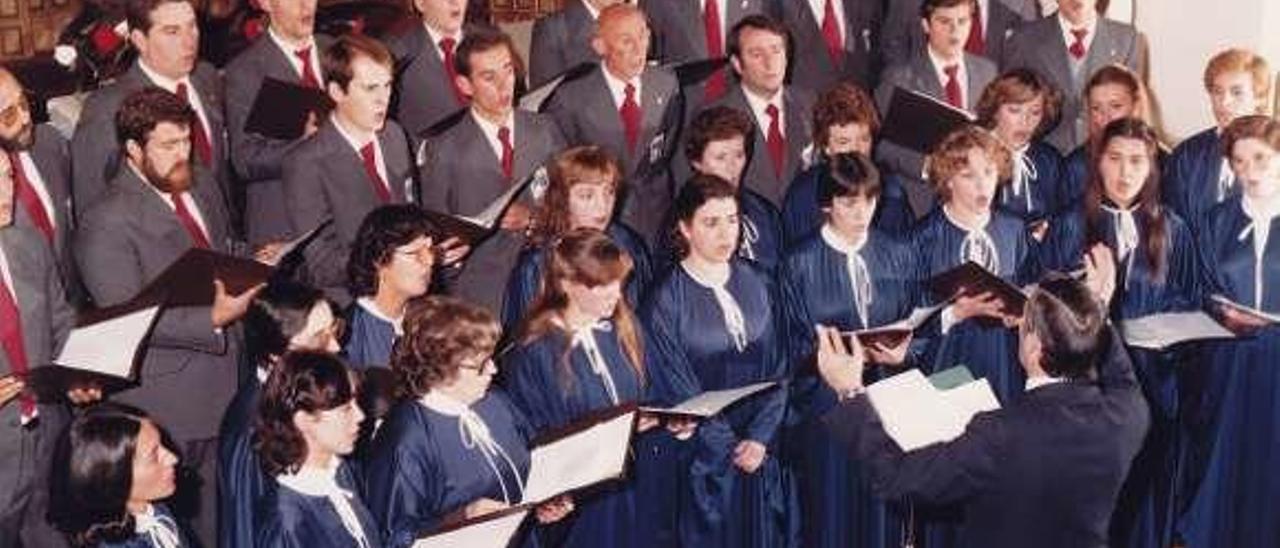 Actuación de principios de los 80 en la iglesia parroquial de Nava.