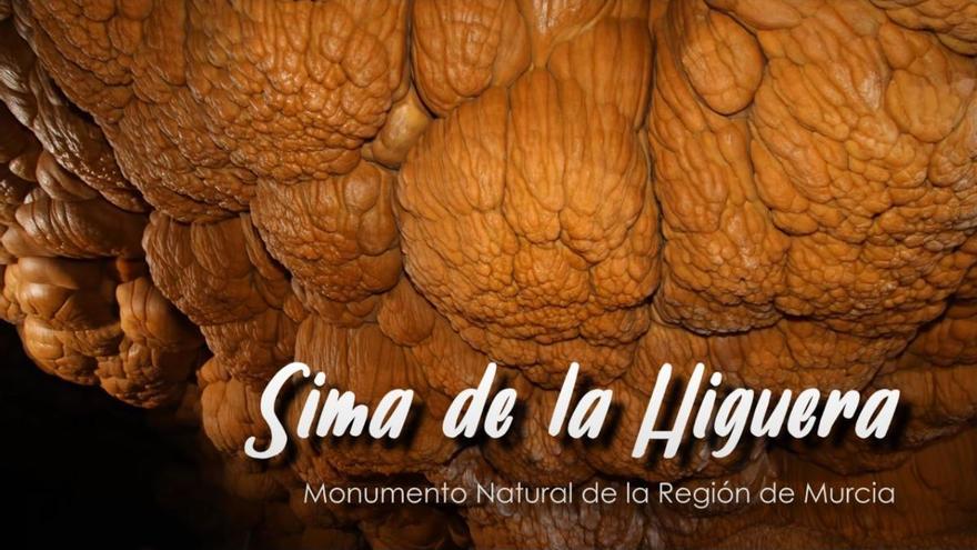 Más de 6.000 personas han visto ya el documental de la Sima de la Higuera