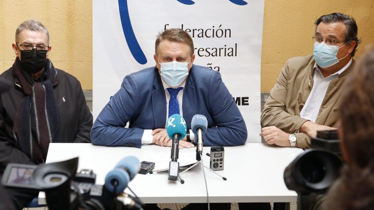 César Martín Clemente, Pedro Rosado y Alejandro Picardo, esta mañana.