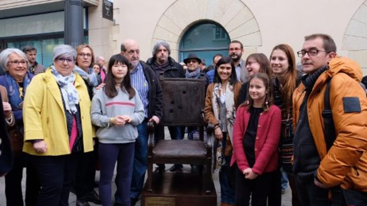 Escultura dedicada a Josep Abril, alcalde de Mataró.