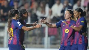 Barcelonas female players celebrate after scoring the 2-0 goal during the Uefa Women’s Champions League soccer match between Roma and Fc Barcellona at the Romes Tre Fontane stadium, Italy - Wednesday October 15, 2025 - Sport Soccer ( Photo by Alfredo Falcone/LaPresse )