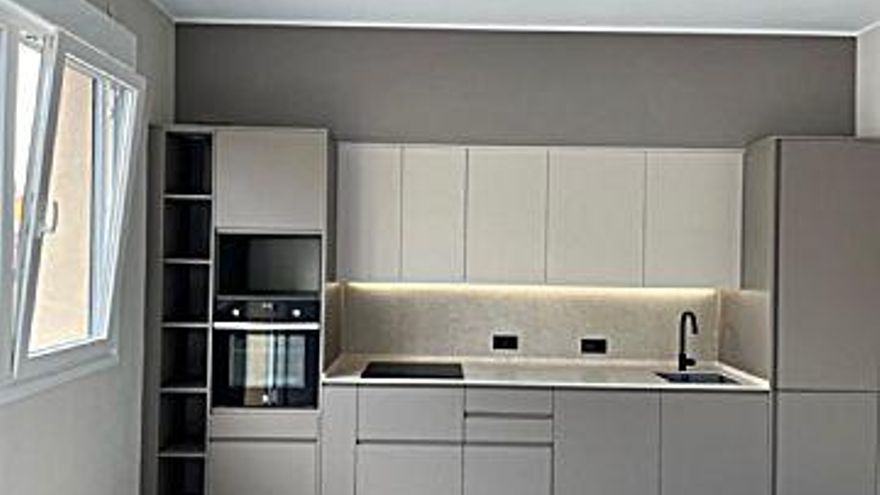 268.000 € Venta de piso en Centro-Zona Calle Castillo (S. C. Tenerife), 2 habitaciones, 2 baños...