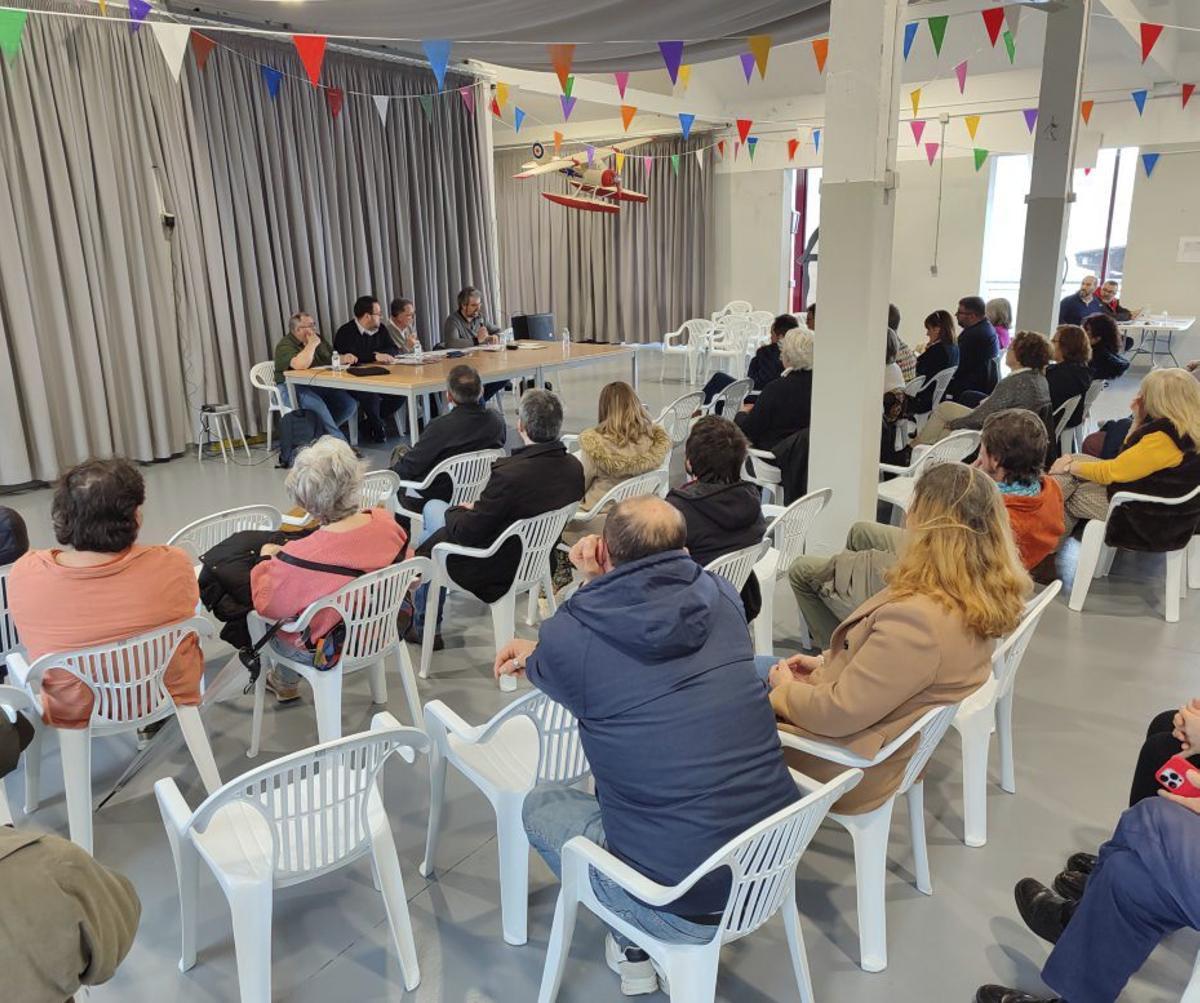 Una asamblea anterior de la asociación de usuarios de energía. | SANTOS ÁLVAREZ