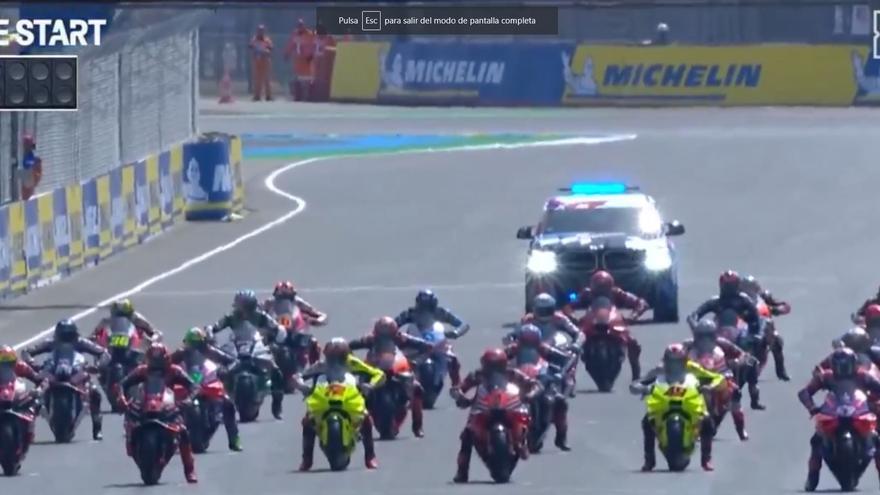 Vídeo: Márquez hace magia con su espectacular salida en Le Mans