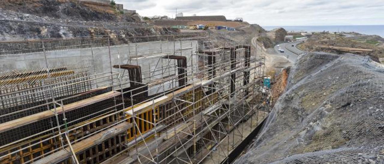 Obras del enlace entre la última fase de la circunvalación y la autovía del Norte (GC-2), en Gran Canaria.