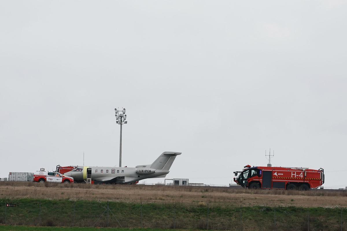Les fotos del jet privat que ha tingut una avaria a l’aeroport de Girona
