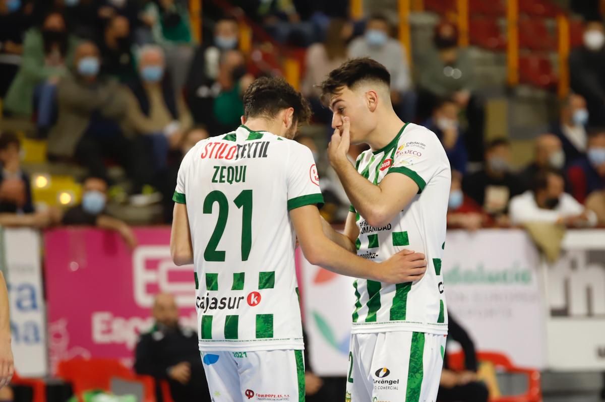 Las imágenes del derbi entre el Córdoba Futsal y el Betis en Vista Alegre