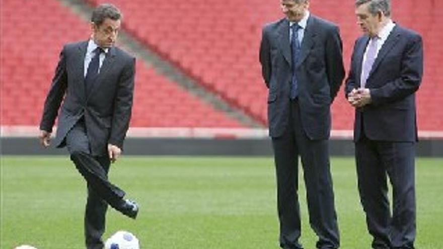 Sarkozy acerca París a Londres sin dejar de lado el eje franco-alemán