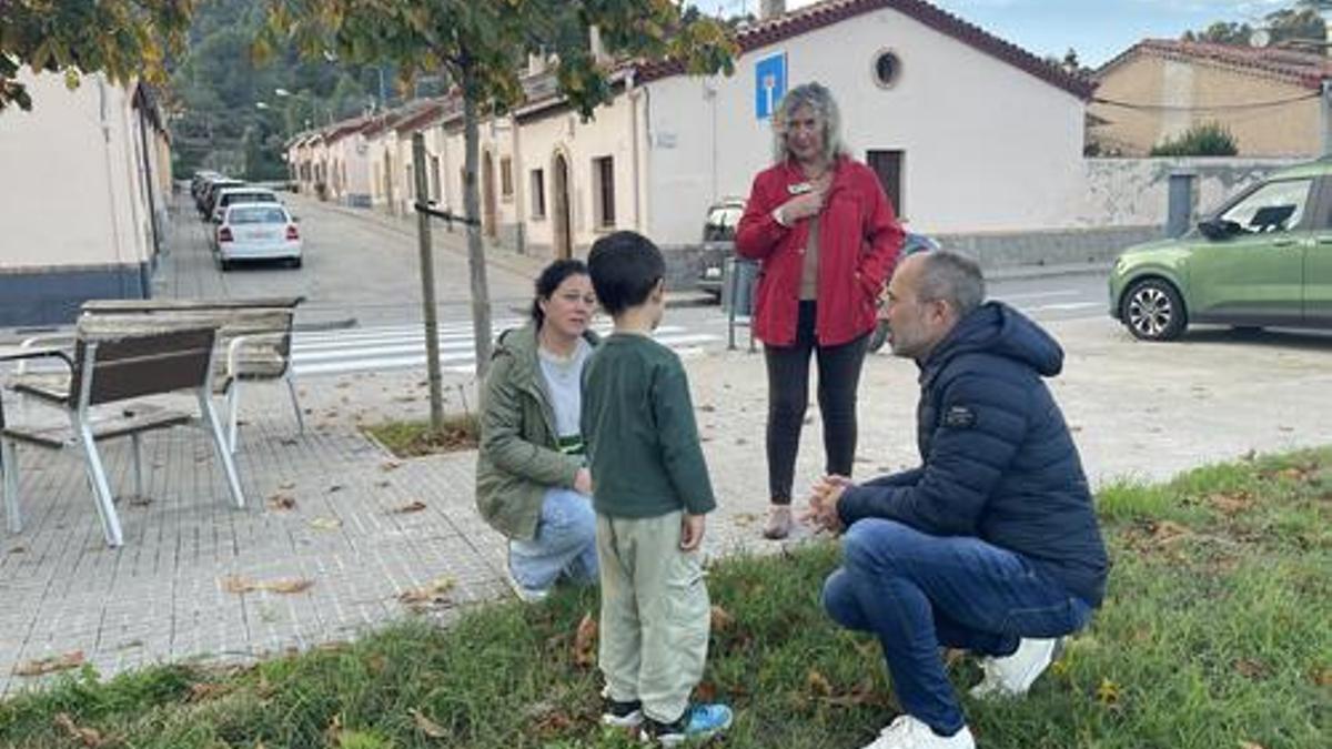 Marc Aloy durant la visita al barri Els Comtals