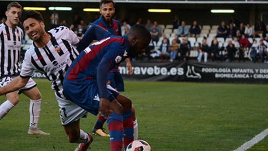 Juan Delgado rescata un punto que vale oro en Castalia