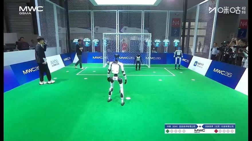 El MWC Shanghai acoge una competición de penaltis protagonizada por robots con resultados tan espectaculares como divertidos