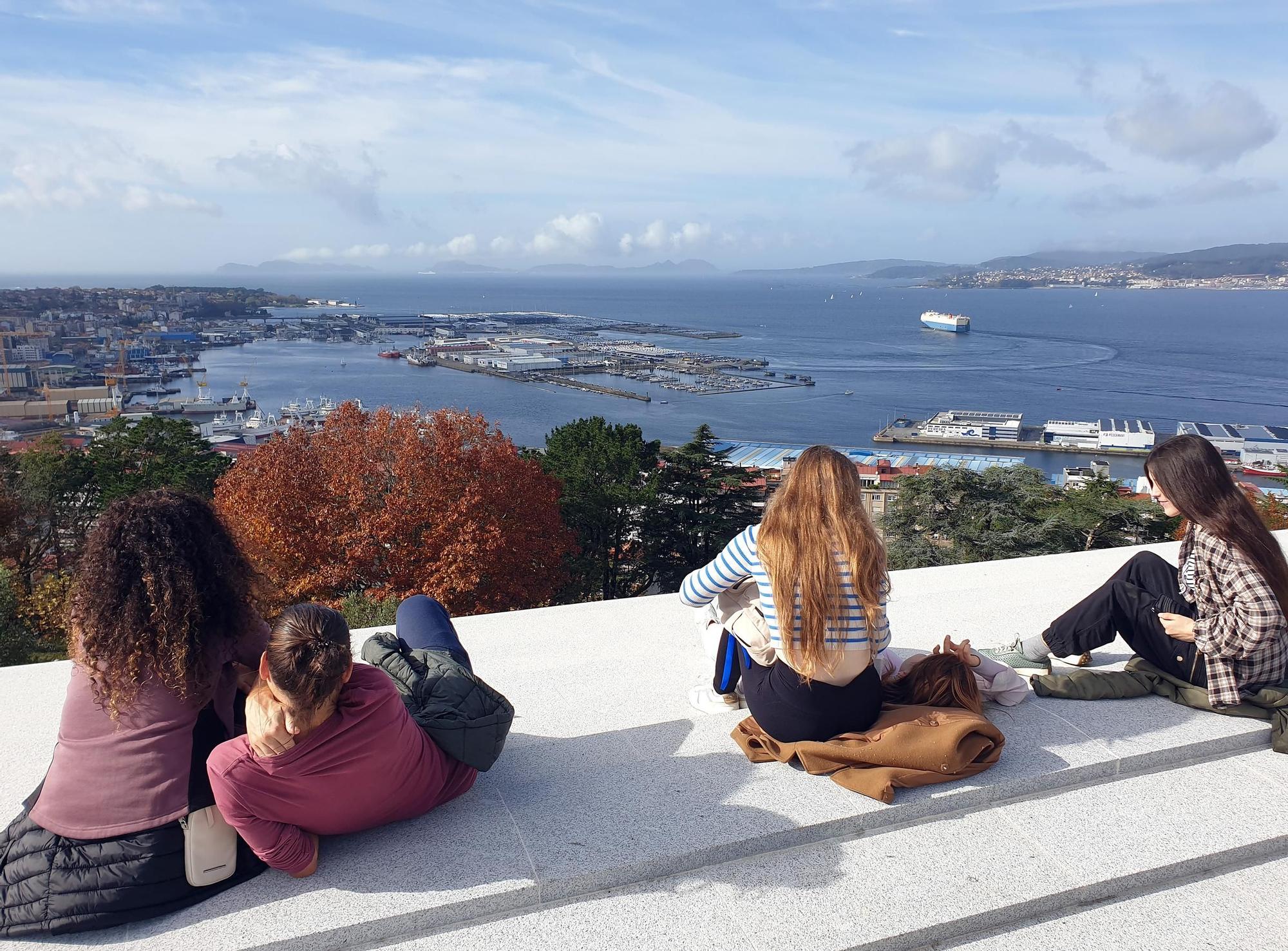 Los vigueses "hacen la fotosíntesis" antes de la llegada de la lluvia