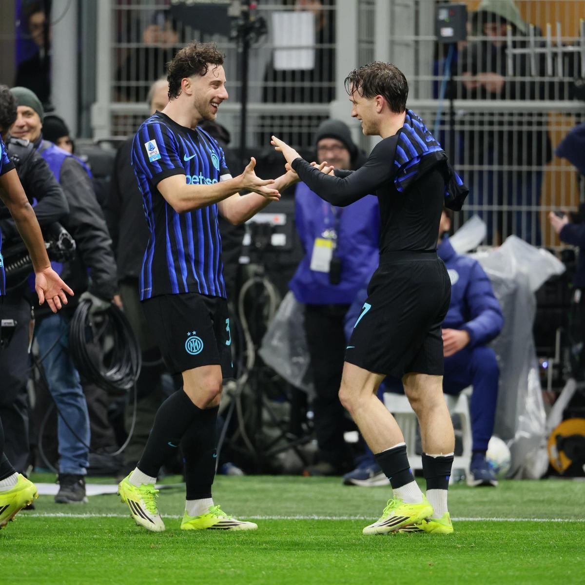 Los jugadores del Inter celebran el triunfo ante la Juventus