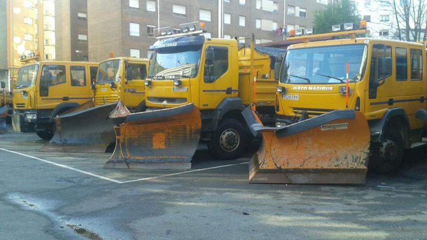 Vehículos de la Consejería de Infraestructuras averiados.