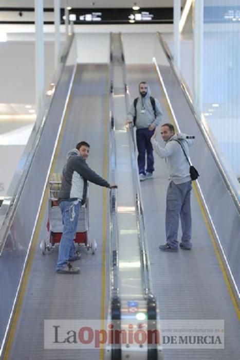 El delegado del Gobierno visita el aeropuerto de Corvera