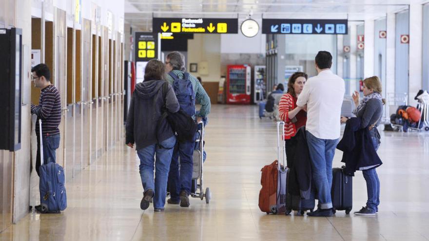 Baixen un 8,2% els usuaris de l&#039;aeroport aquest novembre