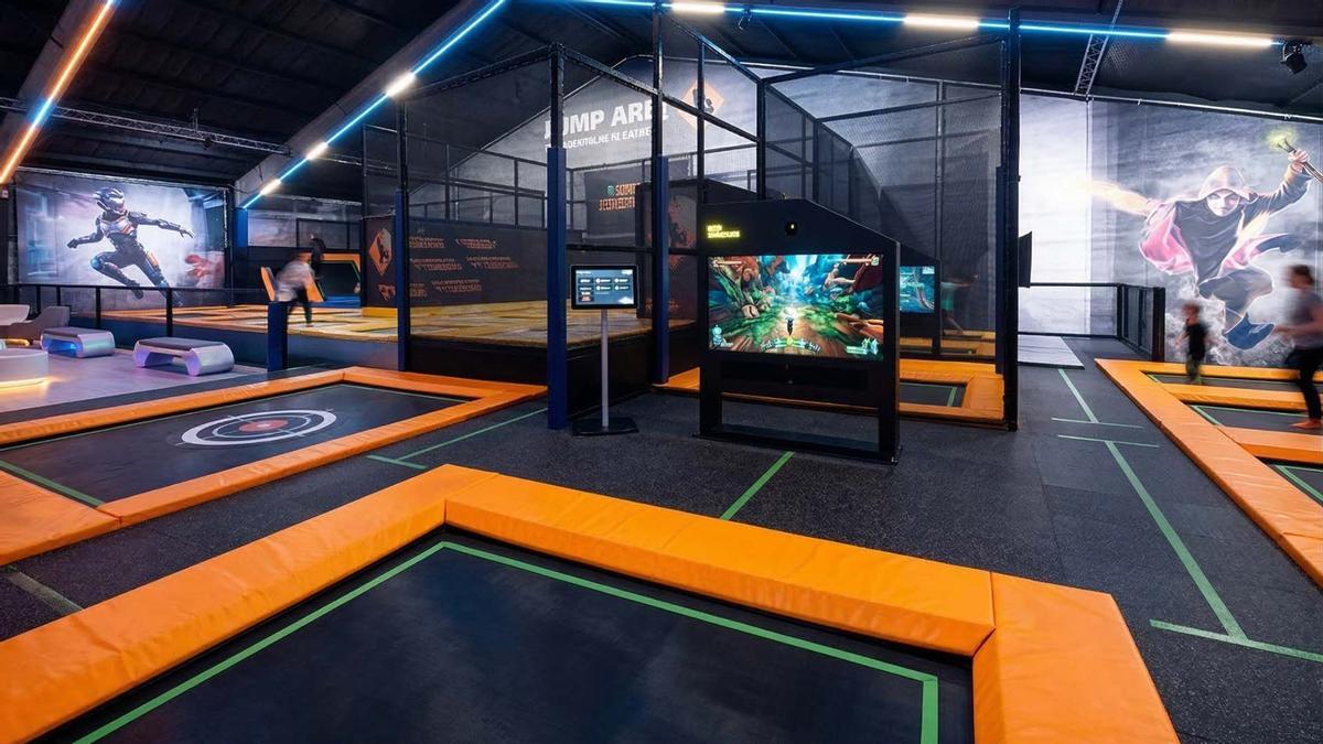 Así es Altitude Trampoline Park, el parque atracciones de Málaga que reabre sus puertas con 4.000 metros cuadrados con camas elásticas, minigolf y trampolines