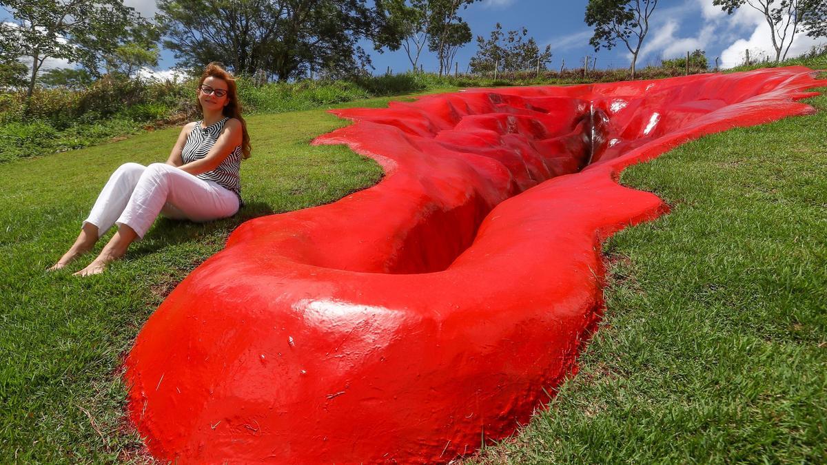 escultura vulva gigante brasil