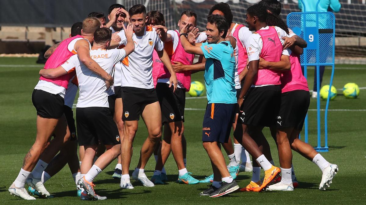 Buen ambiente en la sesión previa del encuentro ante el Athletic