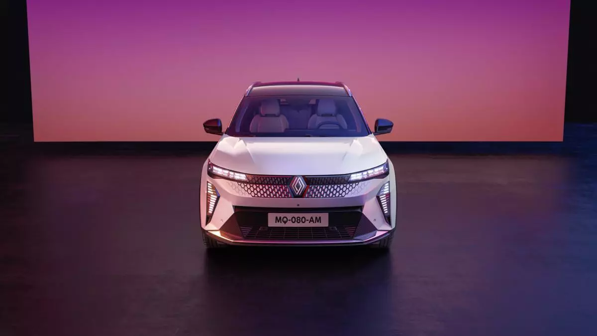 El Renault Scenic E-Tech se actualiza para hacer más fácil el día a día