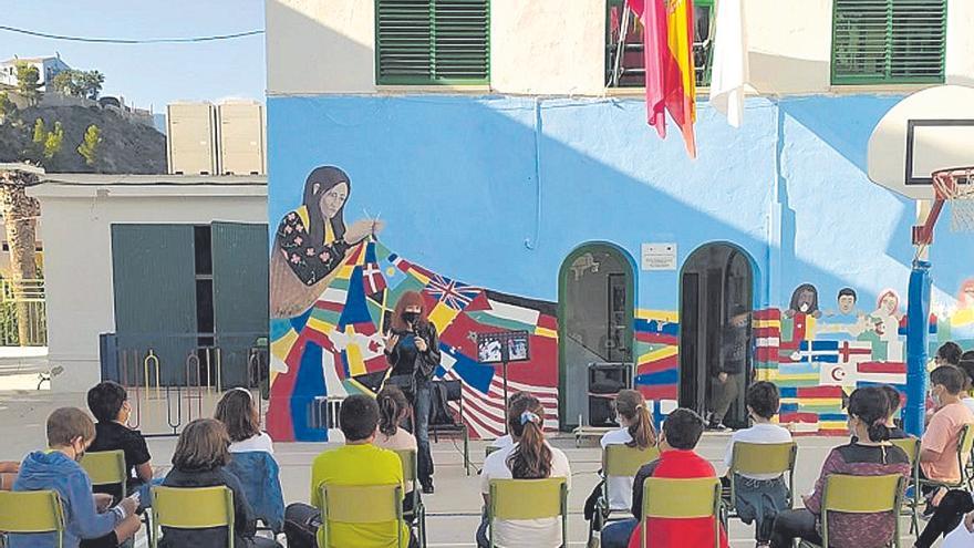 Los escolares de Blanca celebran el día de la escritura