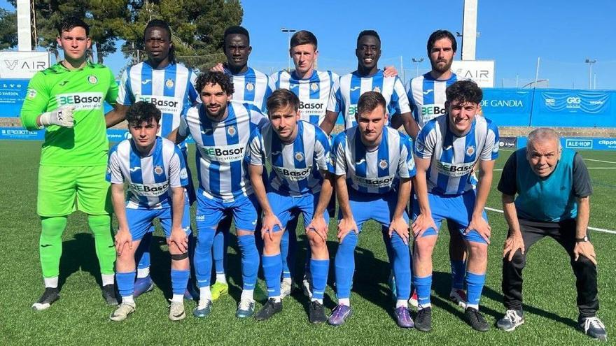 Equipo inicial del CF Gandia en el partido del domingo