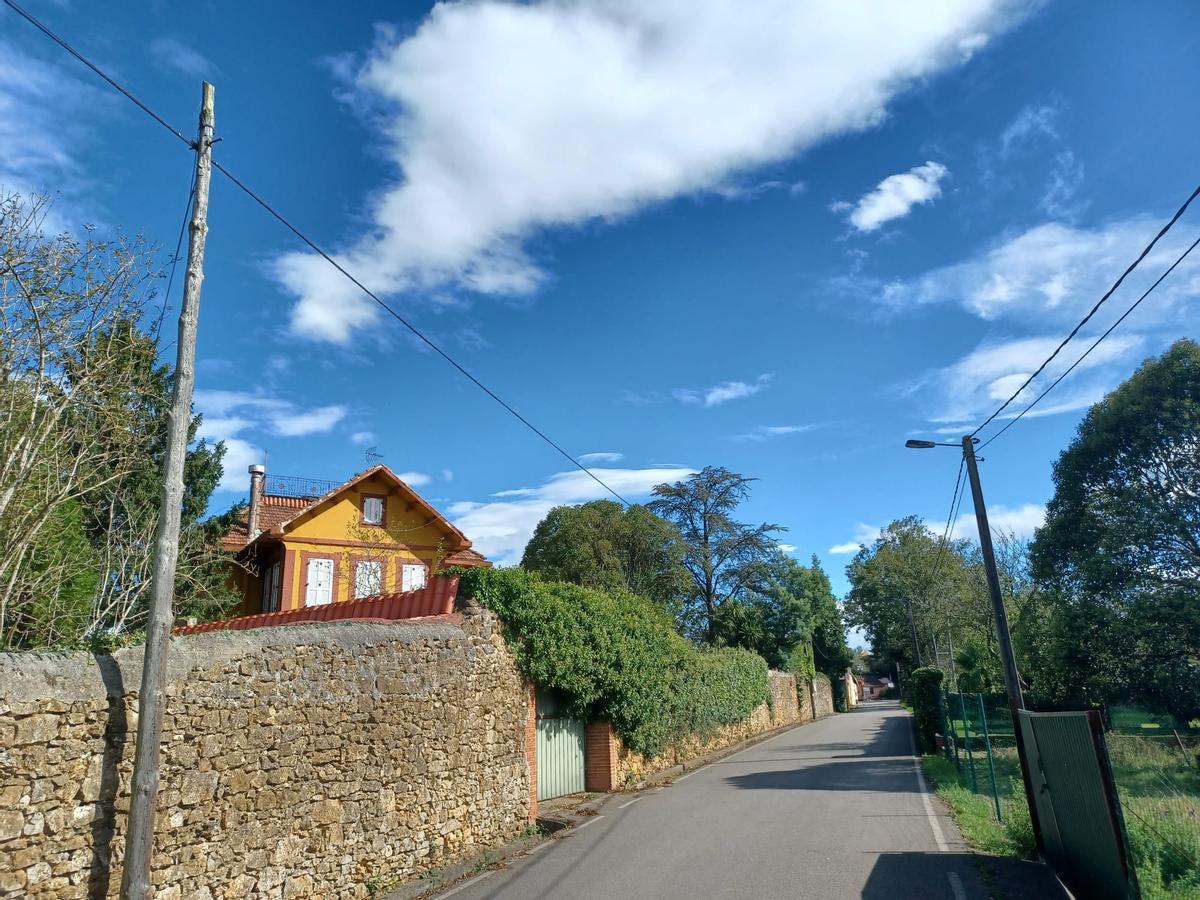 "El Chalet", en San Cucao, descendiendo hacia Villanueva.