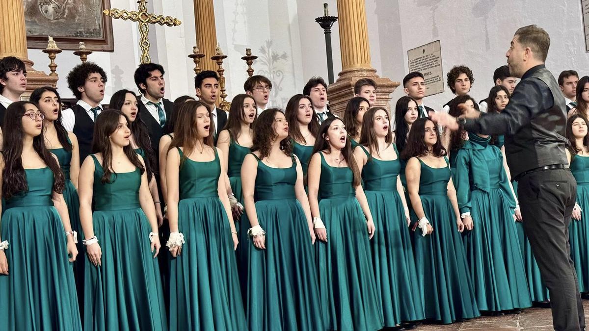 La Real Colegiata de Santa María la Mayor acogió este jueves la inauguración de la programación