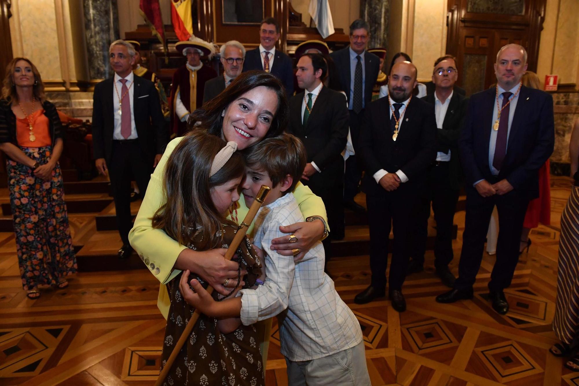 Investidura Inés Rey: La alcaldesa de A Coruña jura su cargo por ...