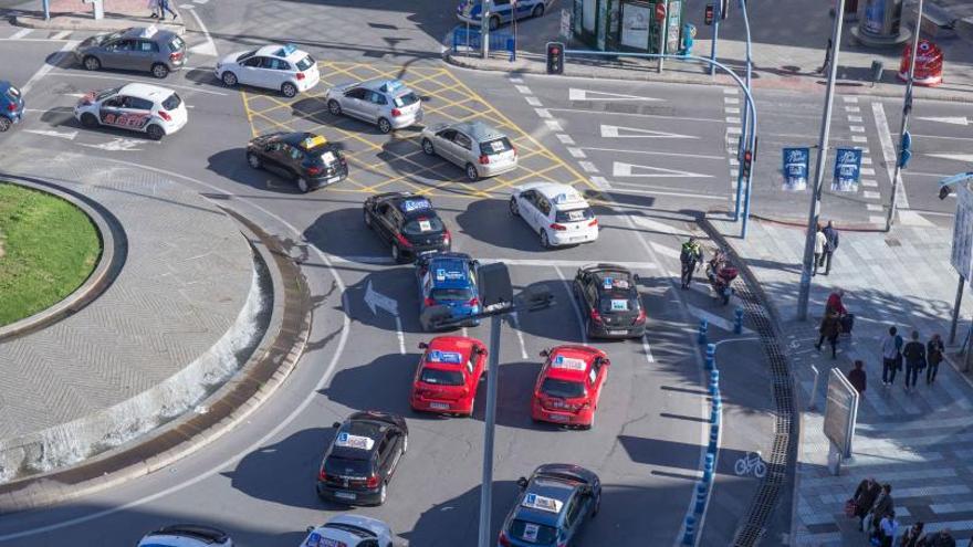 Imagen de la últimas protesta de las autoescuelas por las calles de Alicante