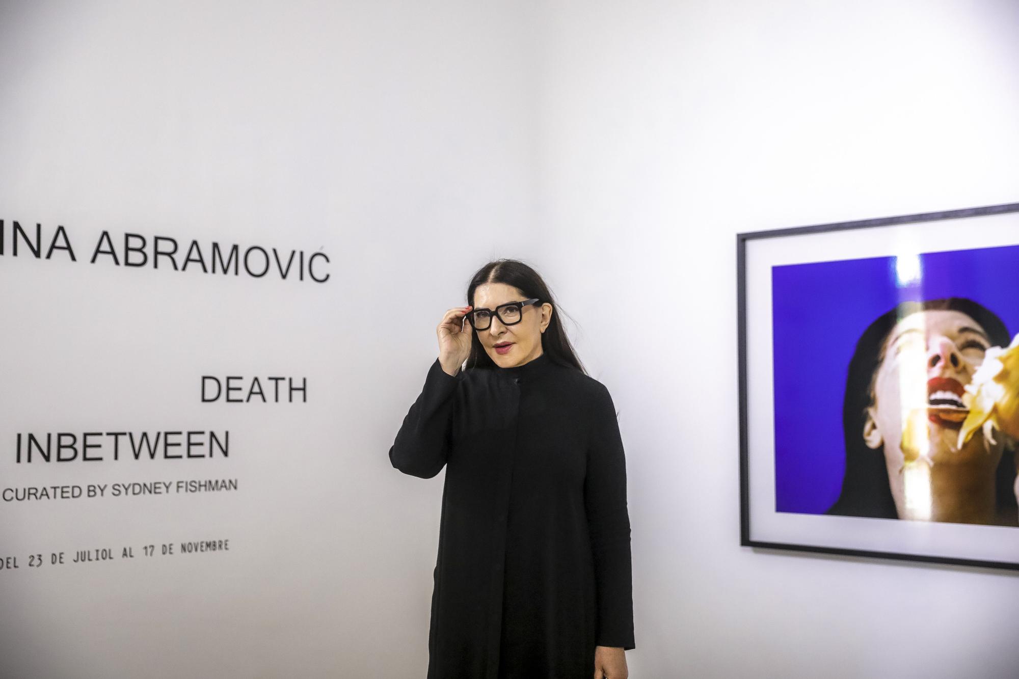 Marina Abramović in der Galerie Horrach Moya in Palma de Mallorca