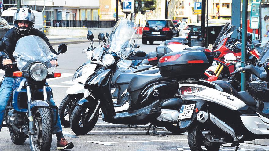 Zaragoza tiene ya más de 11.000 aparcamientos para motos en los barrios