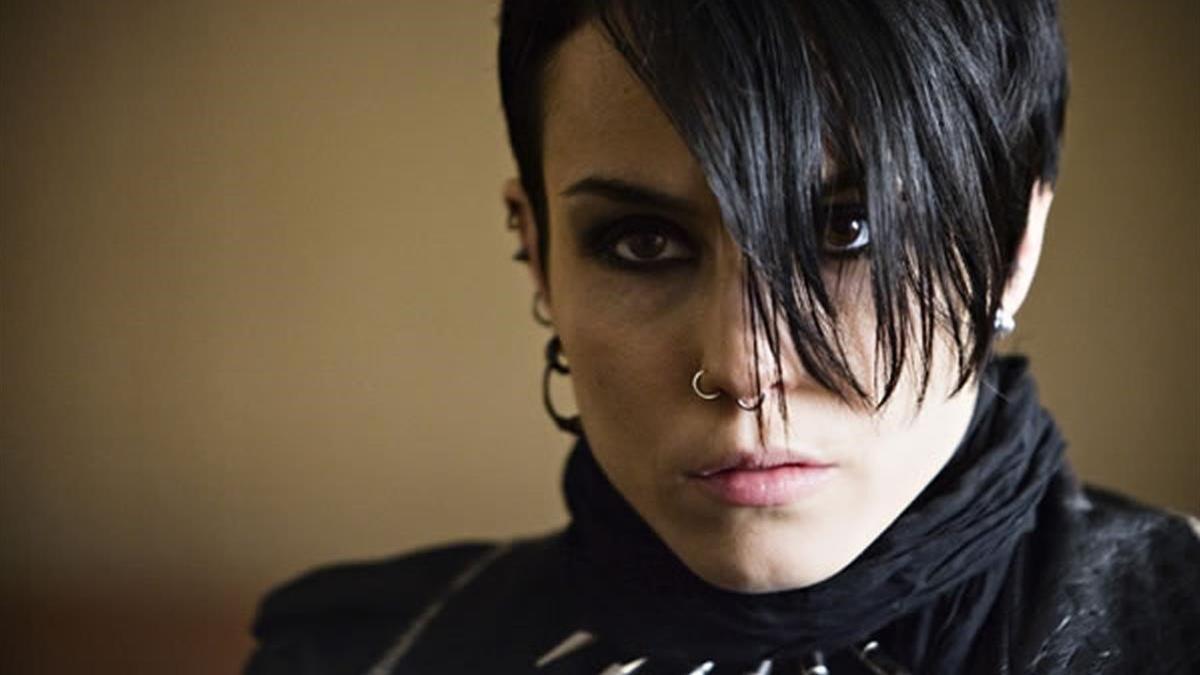 La actriz Noomi Rapace, en el papel de Lisbeth Salander, en la versión sueca de 'Los hombres que no amaban a las mujeres'.