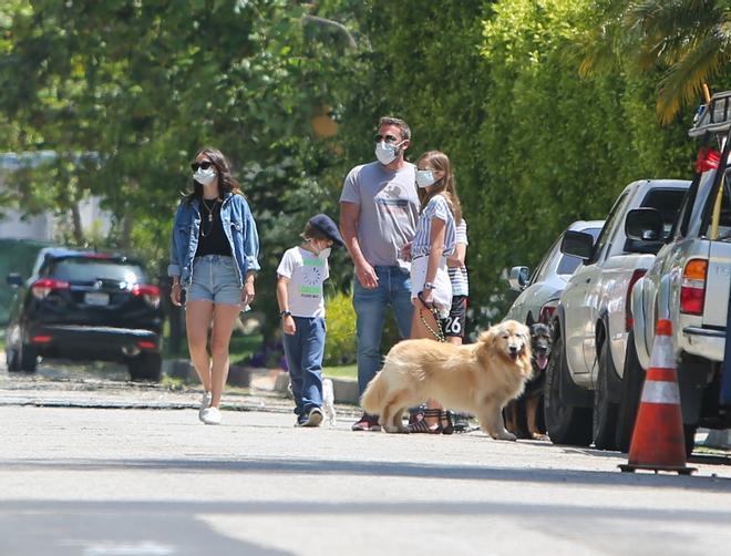 Ana de Armas junto a Ben Affleck y los hijos de este