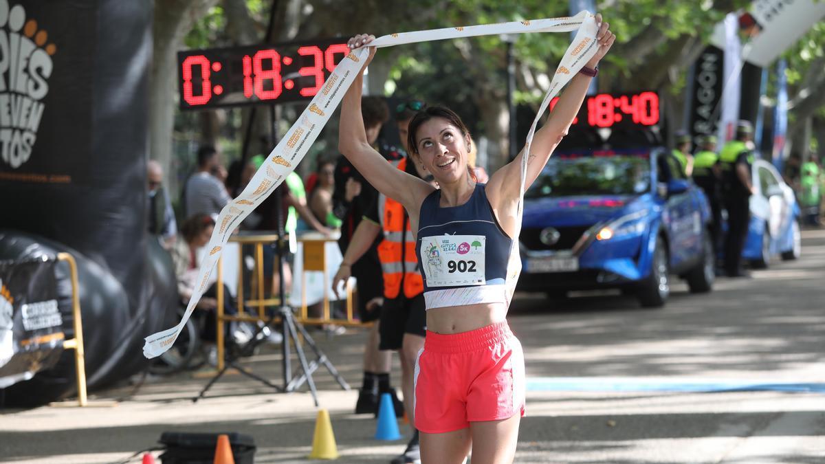 Isabel Macías, a su llegada a la línea de meta