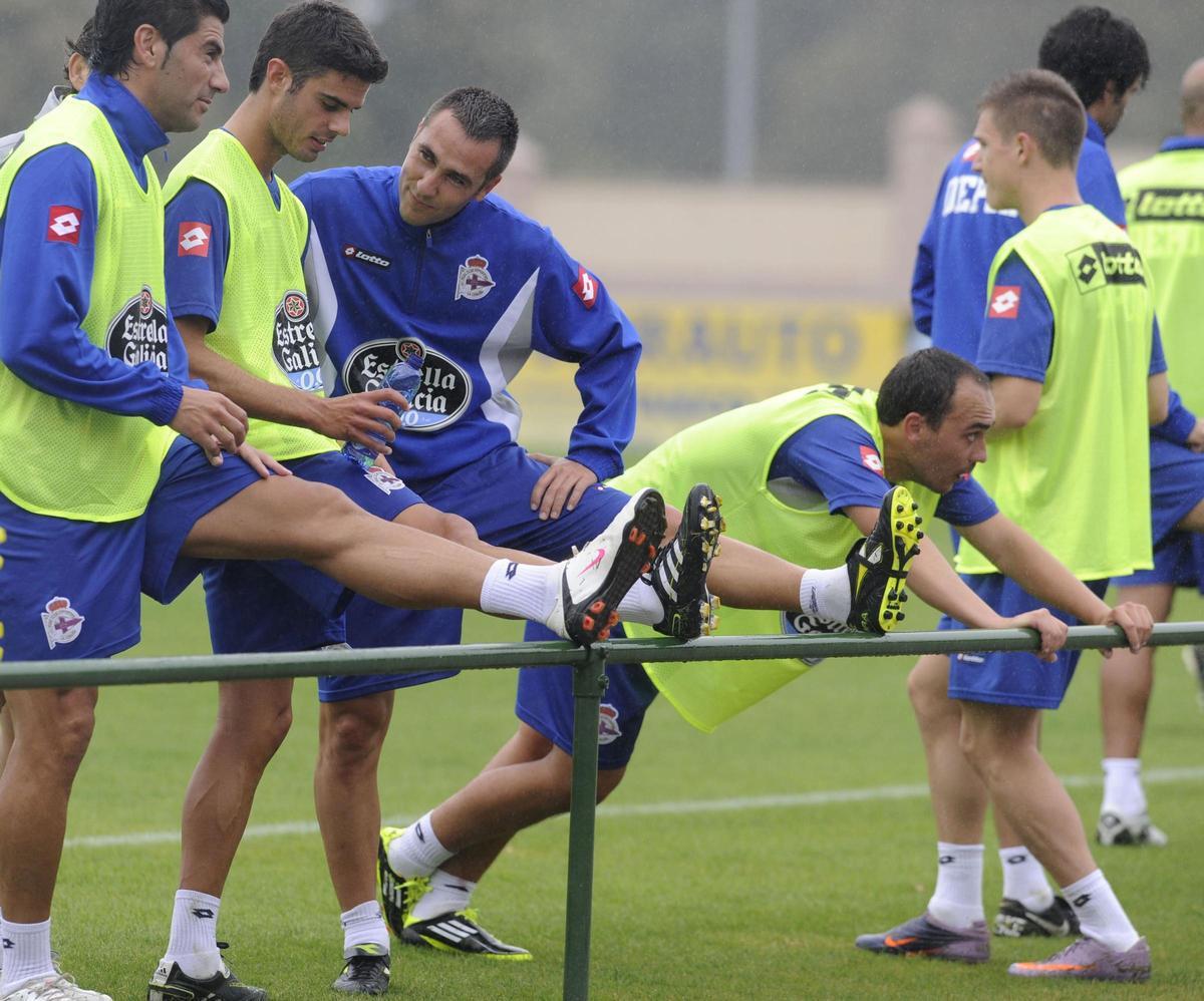 Riki, Juan Domínguez, Ayoze, Iván Pérez, Raúl Carnero y Bodipo durante un entrenamiento de pretemporada