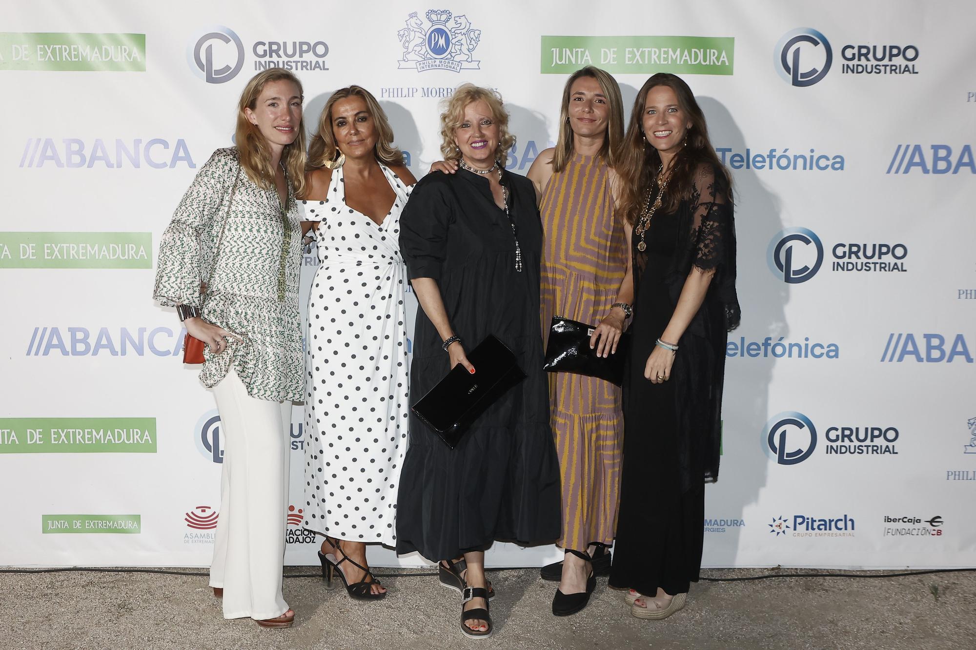 FOTOGALERÍA | Los invitados de los Premios Empresario del Año posan para El Periódico Extremadura