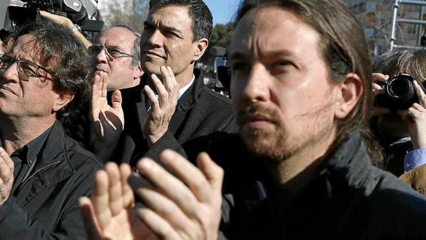 Pablo Iglesias i Pedro Sánchez, ahir, durant l&#039;homenatge de l&#039;11-M