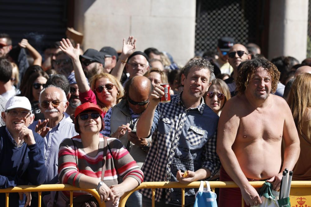 Búscate en la mascletà del 8 de marzo