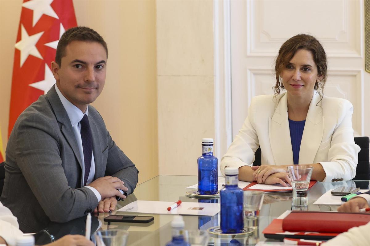 Isabel Díaz Ayuso y Juan Lobato en la ronda de contactos de septiembre.