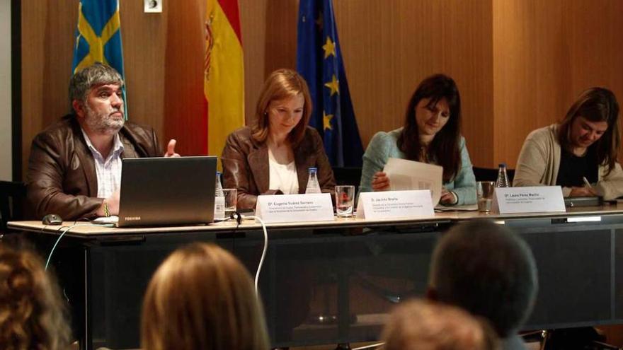 Jacinto Braña, Eugenia Suárez Serrano, Laura Pérez Macho y Gimena Llamedo.