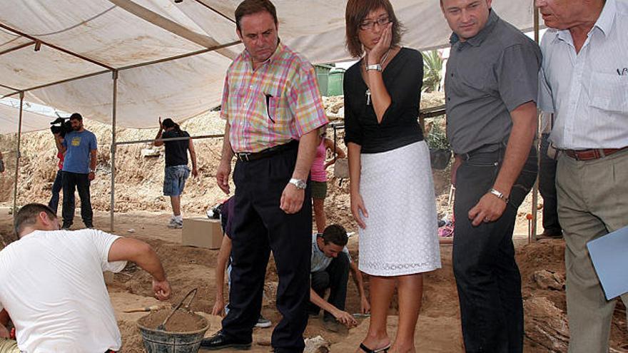 Recuperación. Sebastián Fernández (izqda.), María Gámez, Francisco Paneque y Espinosa.